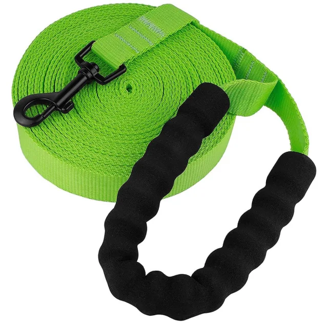 Поводок BronzeDog Active для собак, нейлоновый с мягкой ручкой, салатовый, 15 м×2.5 см