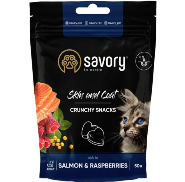 Хрустящие лакомства Savory Skin and Coat Snack для кошек, для здоровья кожи и шерсти, лосось и малина,50 г