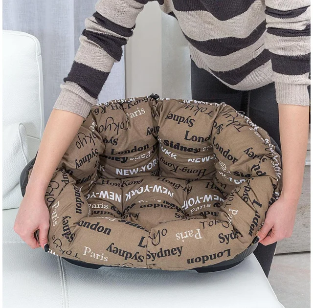 Подушка до лежанки Ferplast Spare Sofa Cushion 10 для котів і собак, з принтом, 84×60 см